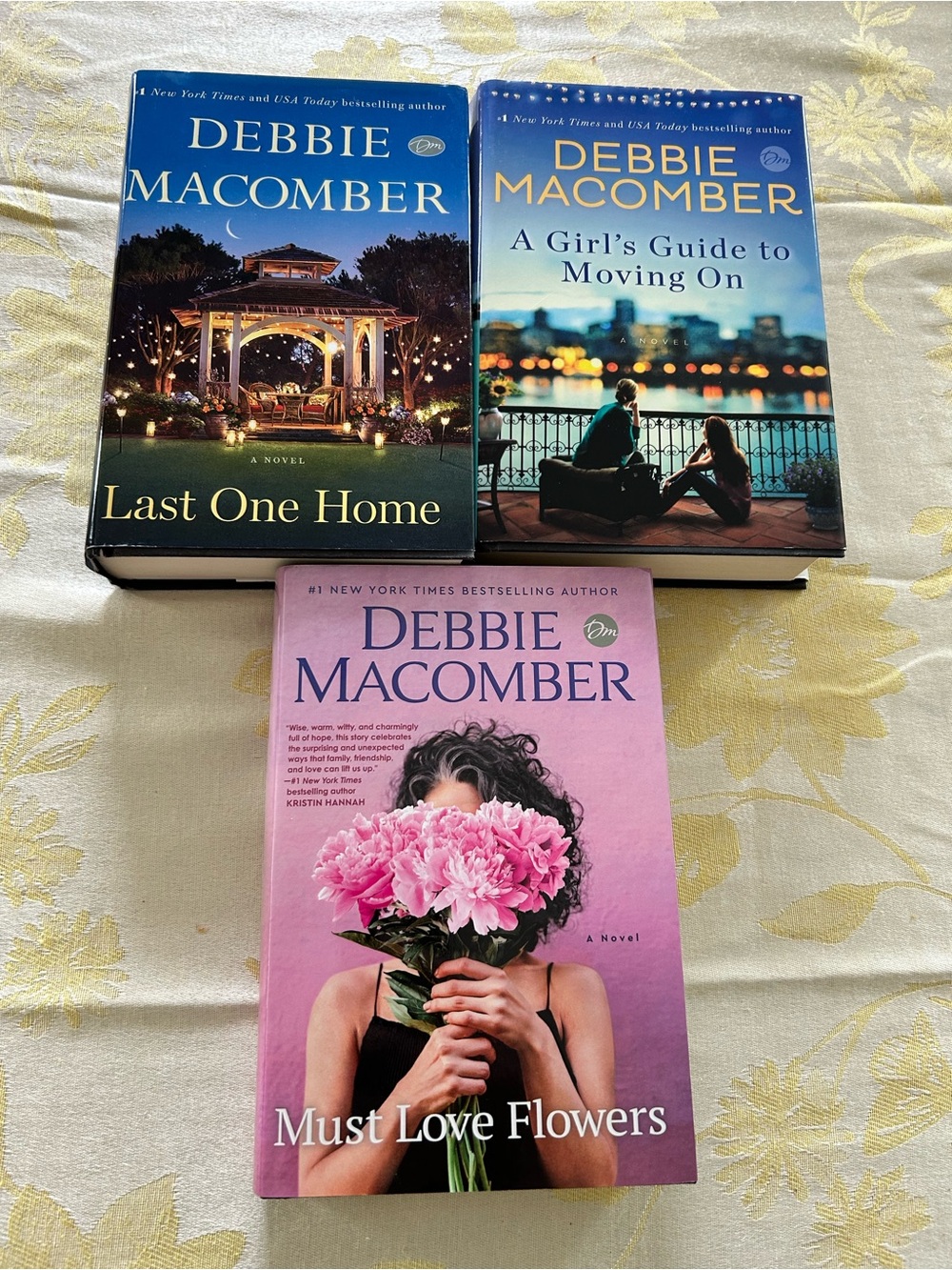 Debbie Macomber Large Print Book Bundle